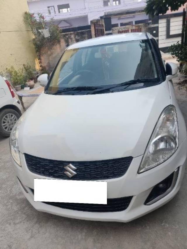 https://images10.gaadi.com/usedcar_image/4235996/original/processed_d8b1db15-99c2-4d63-9e6e-f82e01c1b9a6.jpg?imwidth=6400