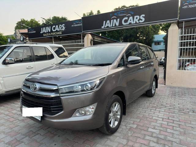 https://images10.gaadi.com/usedcar_image/4236117/original/processed_b329fdf2b0e76cbe27c5fc6c2761d625.jpg?imwidth=6402