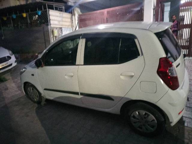 https://images10.gaadi.com/usedcar_image/4236198/original/2219cc78928d624512af6301fb3c5510.jpg?imwidth=6402