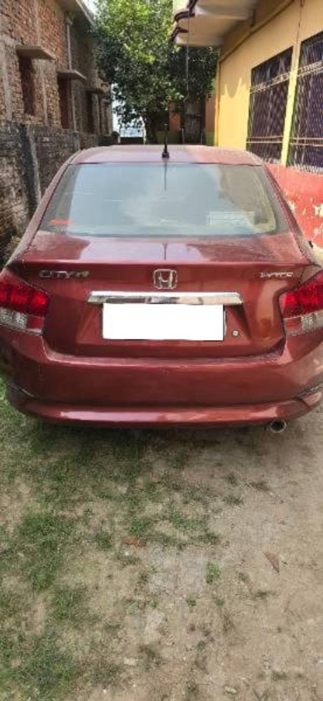 https://images10.gaadi.com/usedcar_image/4236204/original/processed_e2b01cee-5096-4a31-a4d6-df9b9d9300e7.jpg?imwidth=6401