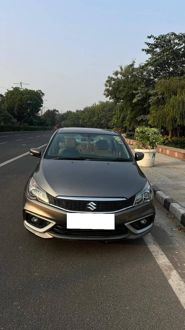 https://images10.gaadi.com/usedcar_image/4236222/original/processed_efc4d5053c117303e003350c08328c6b.jpg?imwidth=6402