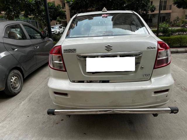 https://images10.gaadi.com/usedcar_image/4236237/original/20ace84adad8e5ed5688e204b58c7898.jpg?imwidth=6401