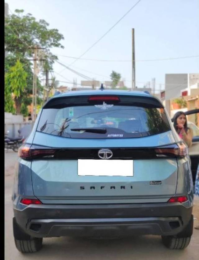 https://images10.gaadi.com/usedcar_image/4236246/original/processed_259e367b-3681-483c-9ce8-5be1d597f1b4.jpg?imwidth=6401