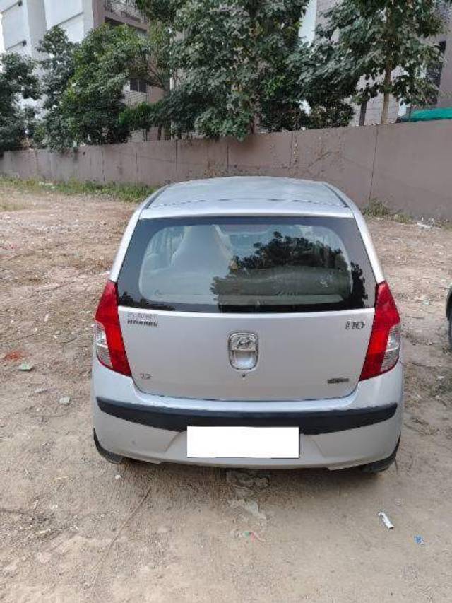 https://images10.gaadi.com/usedcar_image/4236281/original/820c350886aa9944cddf74f24f261296.jpg?imwidth=6401