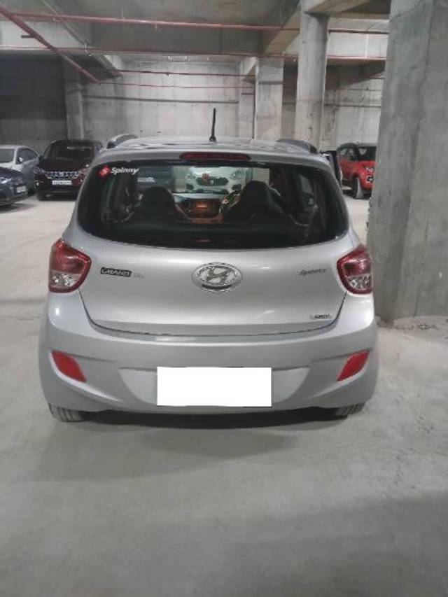 https://images10.gaadi.com/usedcar_image/4236493/original/processed_8e18c8e9-533b-4528-8e06-92874a1349c3.jpg?imwidth=6401