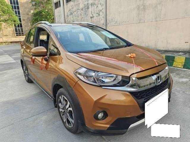 https://images10.gaadi.com/usedcar_image/4236511/original/processed_990b766bb1a5a1442d6a6a942f132d1b.jpg?imwidth=6400