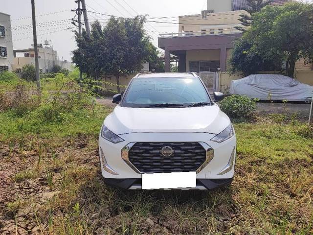 https://images10.gaadi.com/usedcar_image/4236523/original/processed_6dfb3a26-da3b-481c-a848-f3abaddec317.jpg?imwidth=6400