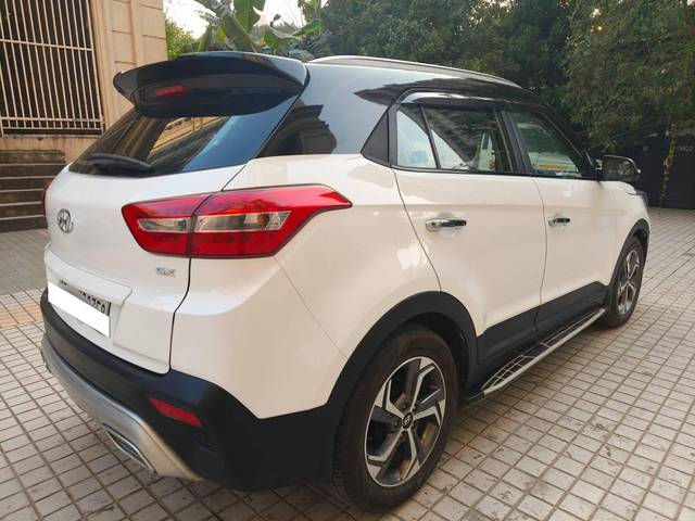 https://images10.gaadi.com/usedcar_image/4236556/original/processed_2475cb6541d9b701a9f155e008a6cbf7.jpg?imwidth=6402