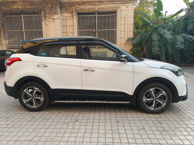 https://images10.gaadi.com/usedcar_image/4236556/original/processed_387176e4a624a0bb36e1e48d8363139e.jpg?imwidth=6401