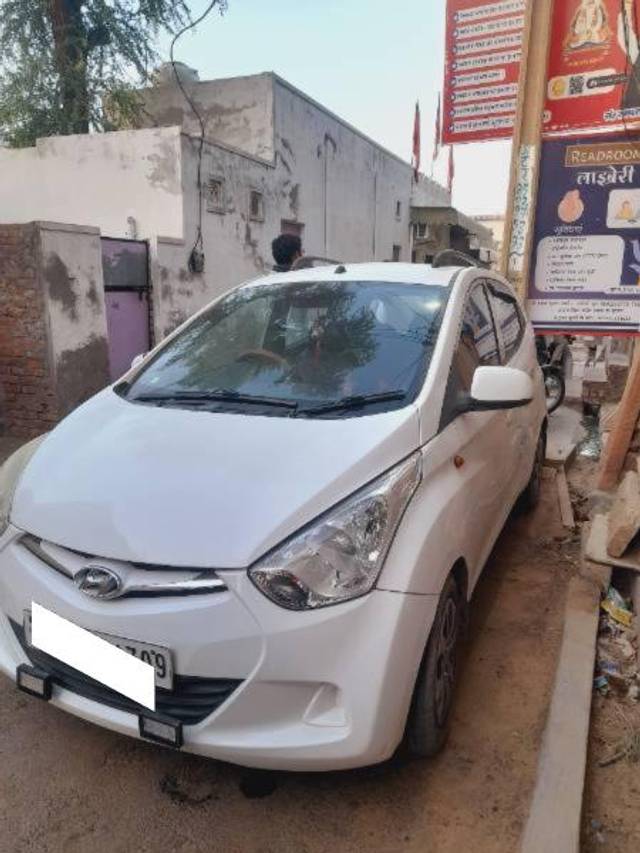 https://images10.gaadi.com/usedcar_image/4236563/original/processed_e2390491-8fd3-41c9-b615-03383338c2a7.jpg?imwidth=6400