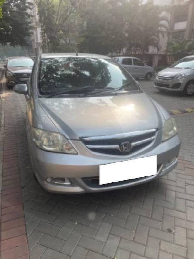 https://images10.gaadi.com/usedcar_image/4236566/original/processed_49122cce-5d45-4456-a813-163eb619839a.jpeg?imwidth=6400