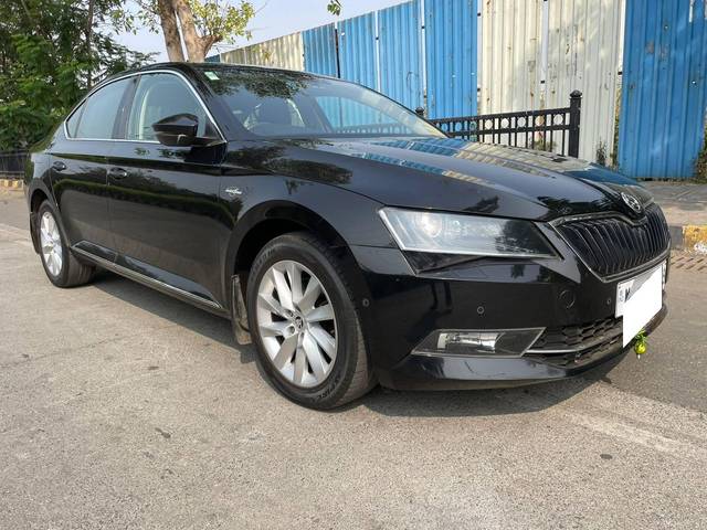 https://images10.gaadi.com/usedcar_image/4236579/original/processed_760fda90dc62a1214f21a1a6aed07f2b.jpg?imwidth=6400