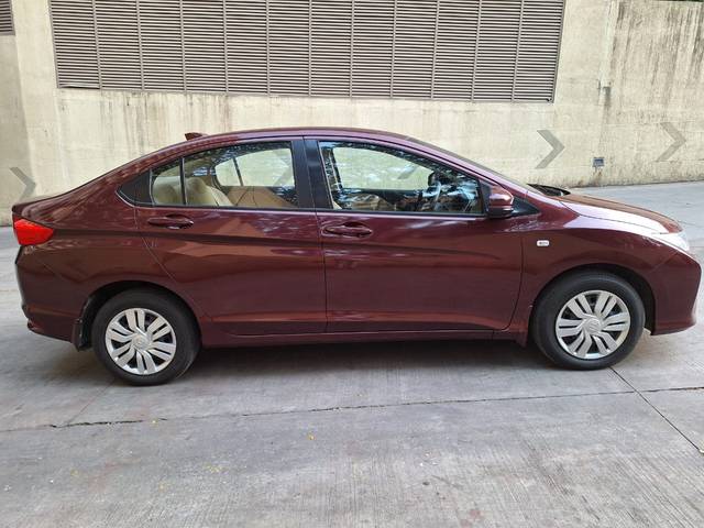 https://images10.gaadi.com/usedcar_image/4236613/original/600d1c29975eba4a552430690306e529.jpeg?imwidth=6401