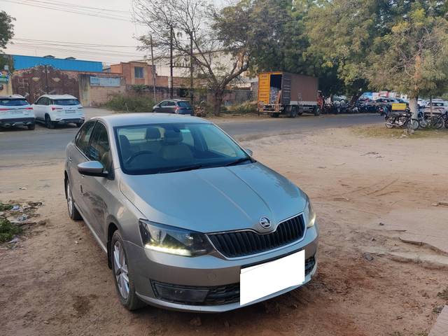 https://images10.gaadi.com/usedcar_image/4236622/original/processed_393c64fad5384f6acd42b49ed4a0cd54.jpg?imwidth=6400