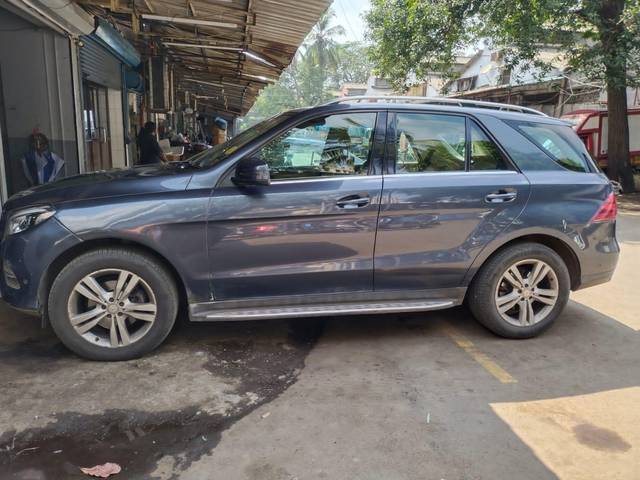 https://images10.gaadi.com/usedcar_image/4236696/original/processed_7d9e86106d9dba16a72017d245c15b7d.jpg?imwidth=6402