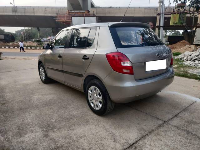 https://images10.gaadi.com/usedcar_image/4236758/original/processed_9fffc31fdbc88a2e26f06e0ee60827d6.jpg?imwidth=6401