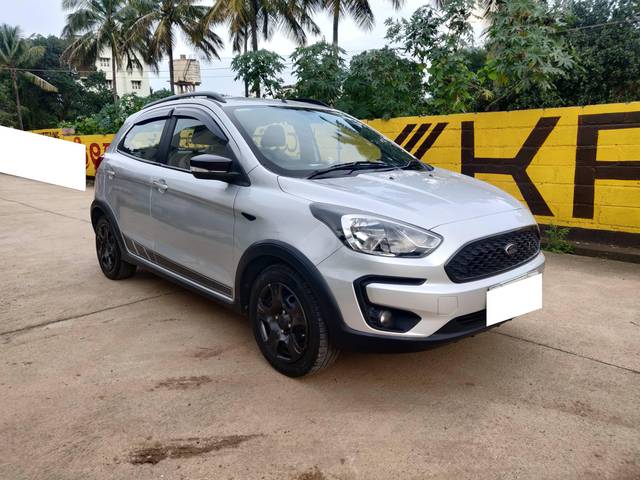 https://images10.gaadi.com/usedcar_image/4236780/original/processed_2ae729bdbadee49908403ba504de8d01.jpg?imwidth=6400