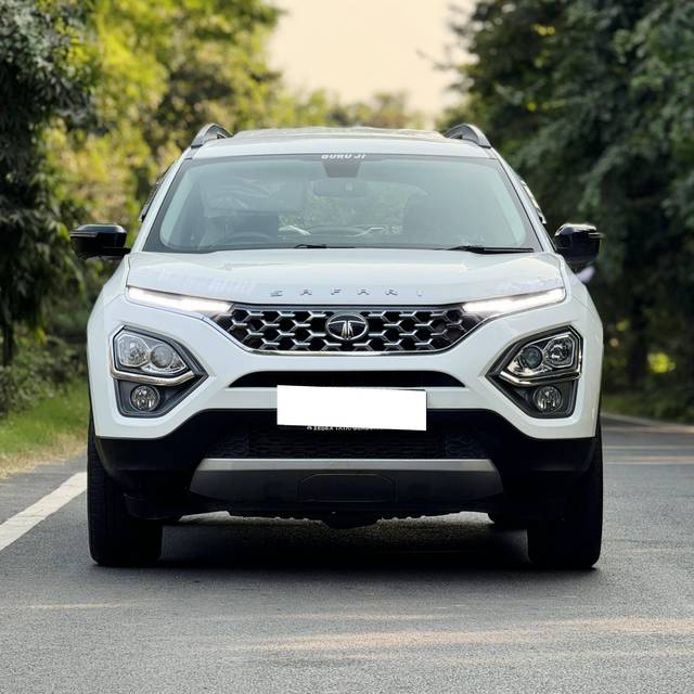 https://images10.gaadi.com/usedcar_image/4236805/original/processed_e9e45976893f879f6c3709983598dab3.jpg?imwidth=6400