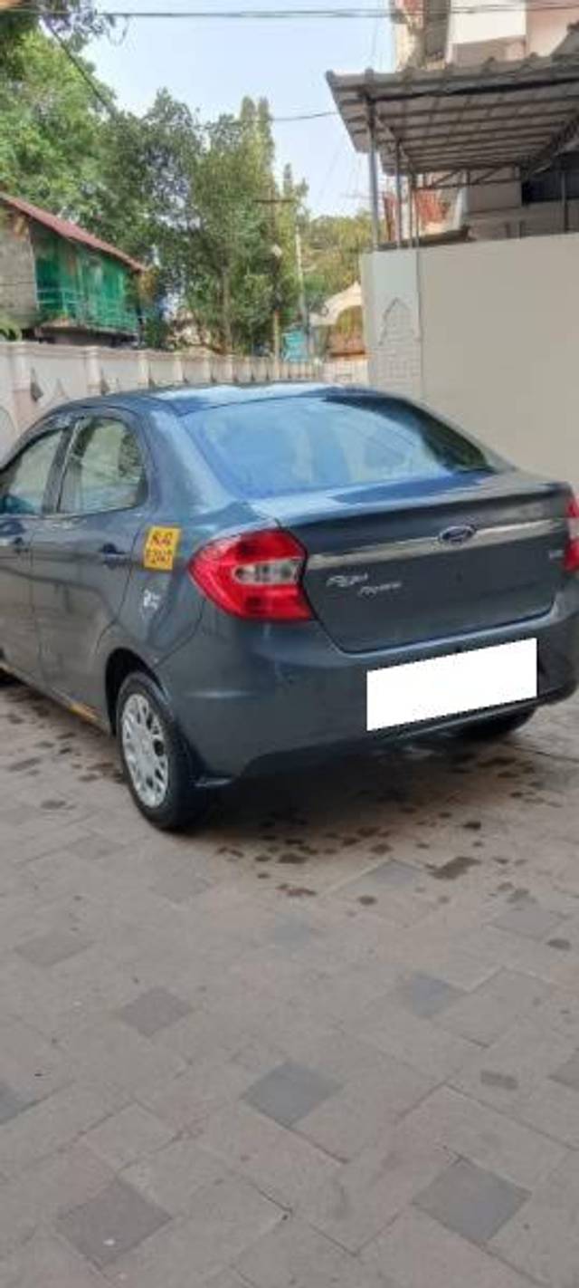 https://images10.gaadi.com/usedcar_image/4236806/original/processed_c29a9853-d481-4ff6-b9da-b7b4cd995b68.jpg?imwidth=6401