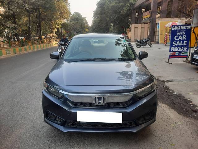 https://images10.gaadi.com/usedcar_image/4236885/original/processed_4d25b10ebcba3124774e4199c9fd0d81.jpg?imwidth=6400