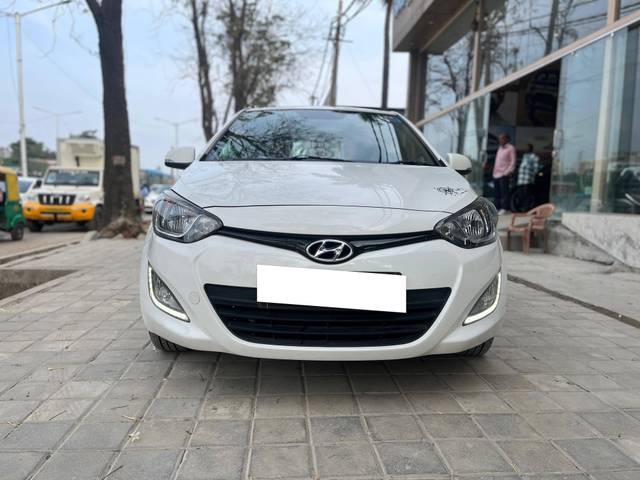 https://images10.gaadi.com/usedcar_image/4236888/original/processed_0904ca95a0ddff016ff4d10acfc5a1ee.jpg?imwidth=6402