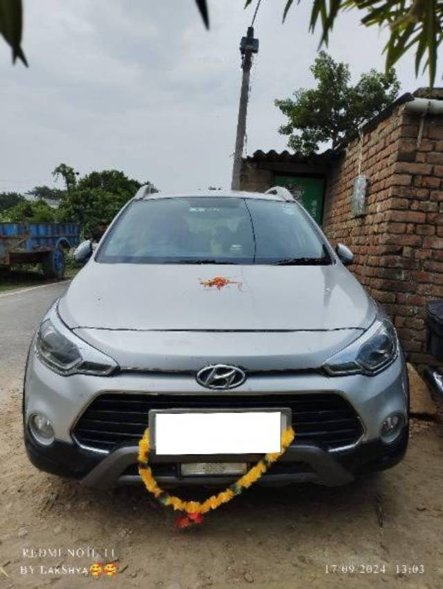 https://images10.gaadi.com/usedcar_image/4236897/original/processed_30f66041-4e1a-41f7-8da7-645a89a02e27.jpg?imwidth=6400