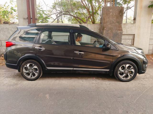 https://images10.gaadi.com/usedcar_image/4236911/original/7a6efc079080d26ed0db02173067bf60.jpg?imwidth=6401