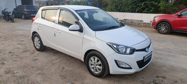 https://images10.gaadi.com/usedcar_image/4236962/original/5630bb2d10311060b843dcffb87e697f.jpg?imwidth=6400