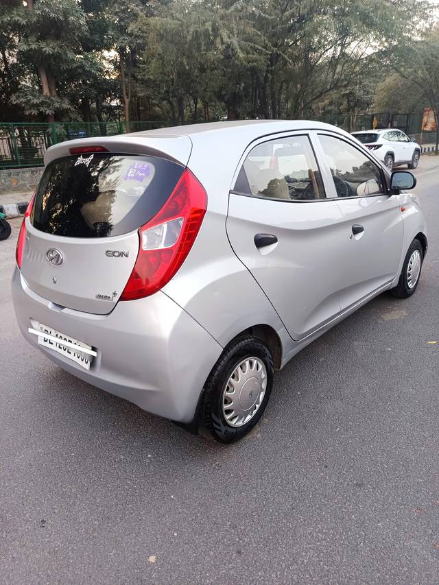 https://images10.gaadi.com/usedcar_image/4236964/original/processed_d5ba3eb2f8ba8bc4811aa28cbf471007.jpg?imwidth=6402