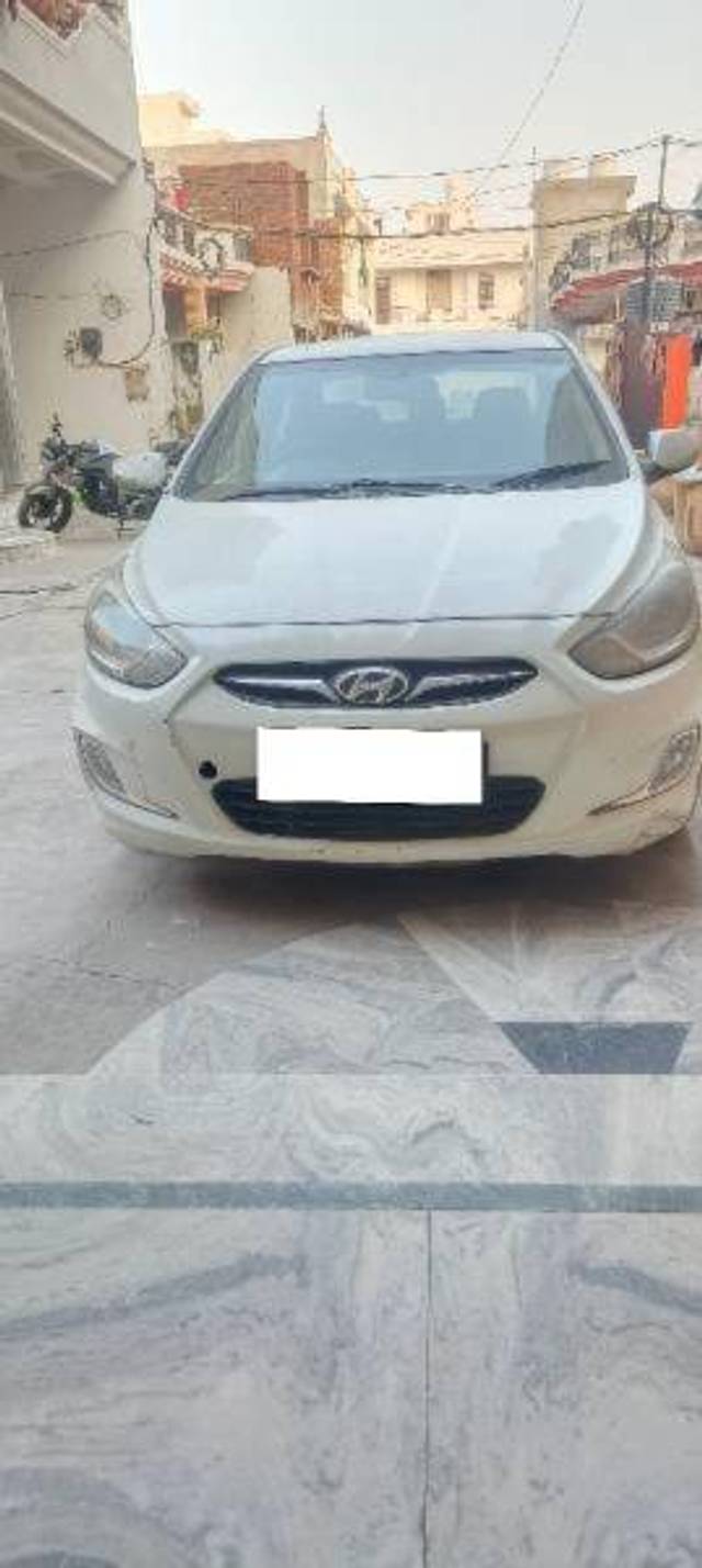 https://images10.gaadi.com/usedcar_image/4236968/original/298a1dd2745a88c78450d25d490b2281.jpg?imwidth=6400