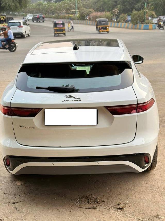 https://images10.gaadi.com/usedcar_image/4236989/original/processed_275c550bd19f5a064ab72737c8f473ab.jpg?imwidth=6402