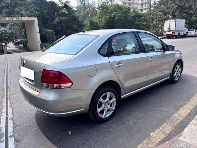 https://images10.gaadi.com/usedcar_image/4236991/original/processed_f8e50fc8171db2e68768b4850d011bfa.jpg?imwidth=6402