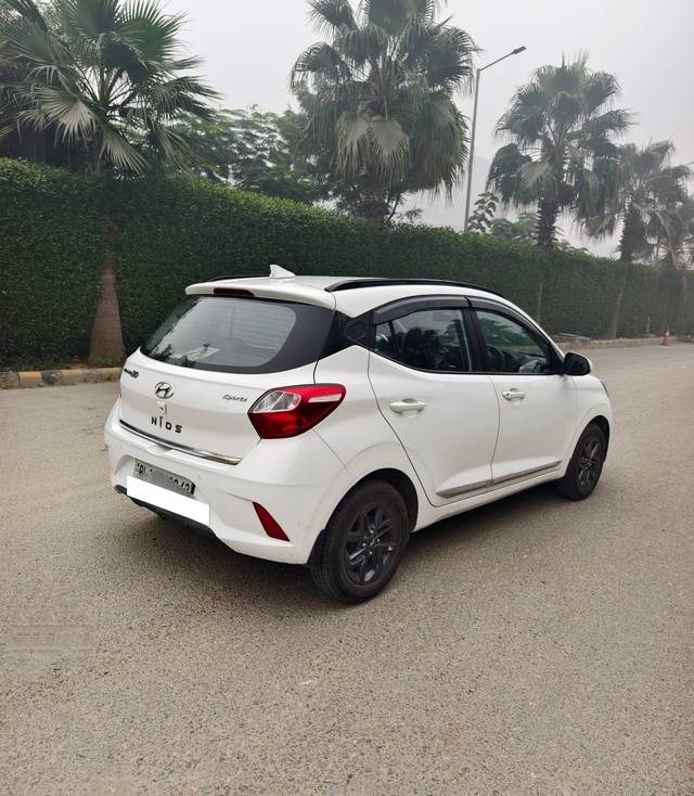 https://images10.gaadi.com/usedcar_image/4237021/original/processed_c625b56481170dc14b3ab72b5f2eb821.jpg?imwidth=6401