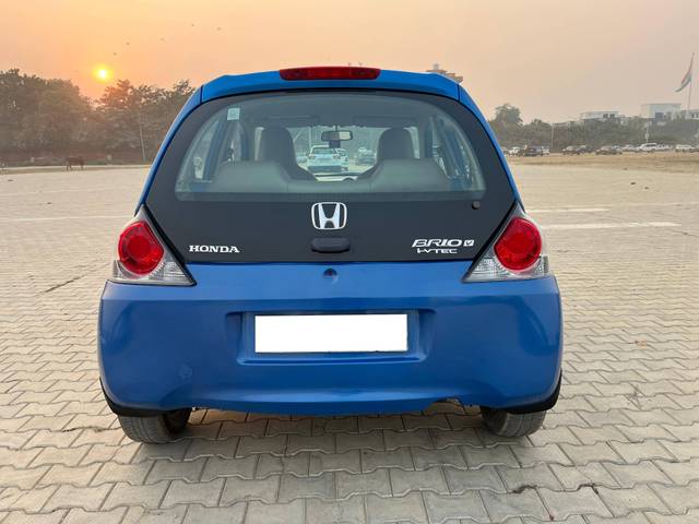 https://images10.gaadi.com/usedcar_image/4237024/original/processed_74b1622a80f8feebffa5edfa11709eee.jpg?imwidth=6402