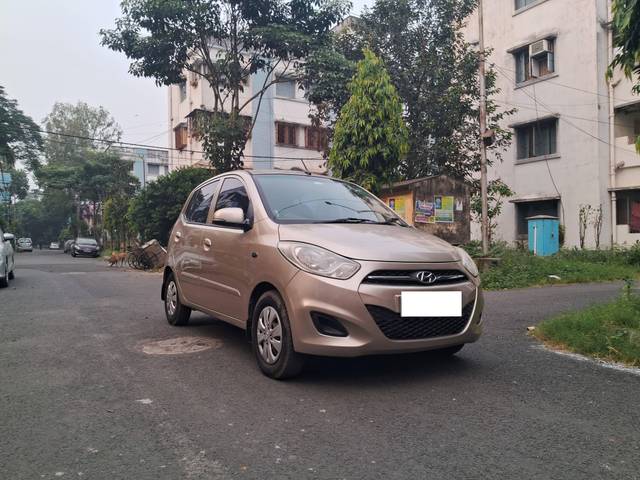 https://images10.gaadi.com/usedcar_image/4237039/original/processed_13ee700acbd2a7be022f57e2b35ba6bb.jpg?imwidth=6400