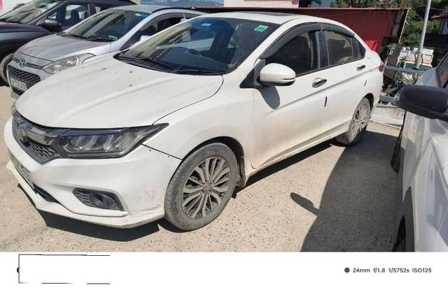 https://images10.gaadi.com/usedcar_image/4237156/original/processed_771fe06c-7af0-4704-a54f-106eb2b38fd0.jpg?imwidth=6400