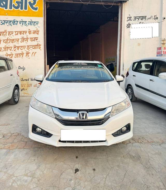 https://images10.gaadi.com/usedcar_image/4237173/original/processed_d5fc1ff456d8f6b3d8128058413ce1fb.jpg?imwidth=6402