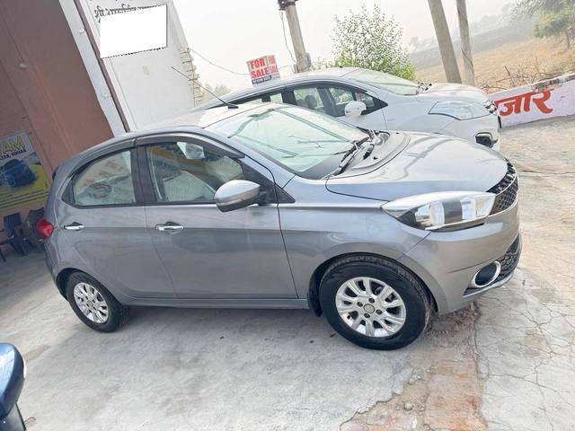 https://images10.gaadi.com/usedcar_image/4237194/original/processed_afb6a9898b5d25efe679f5d0f57c4f67.jpg?imwidth=6402