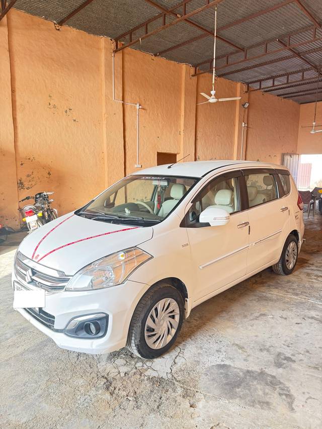 https://images10.gaadi.com/usedcar_image/4237199/original/processed_ee6dfc33f58ace2e1c48fd80e91b54ef.jpg?imwidth=6402