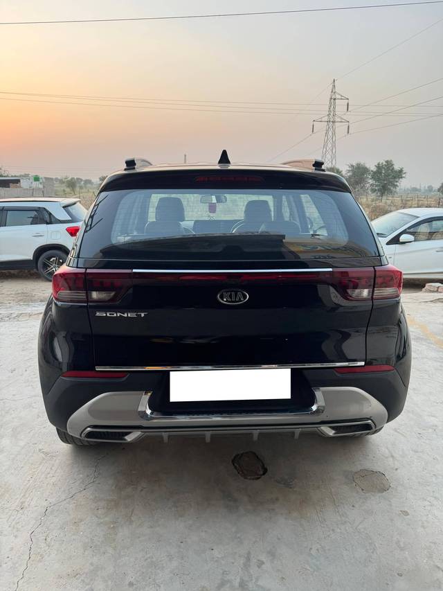 https://images10.gaadi.com/usedcar_image/4237218/original/processed_e822fae05e584743d4bdd22bf4128cd9.jpg?imwidth=6401