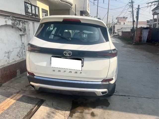 https://images10.gaadi.com/usedcar_image/4237240/original/processed_ab7411cb-91fd-4ee4-a735-2bc0e9c47b70.jpg?imwidth=6401