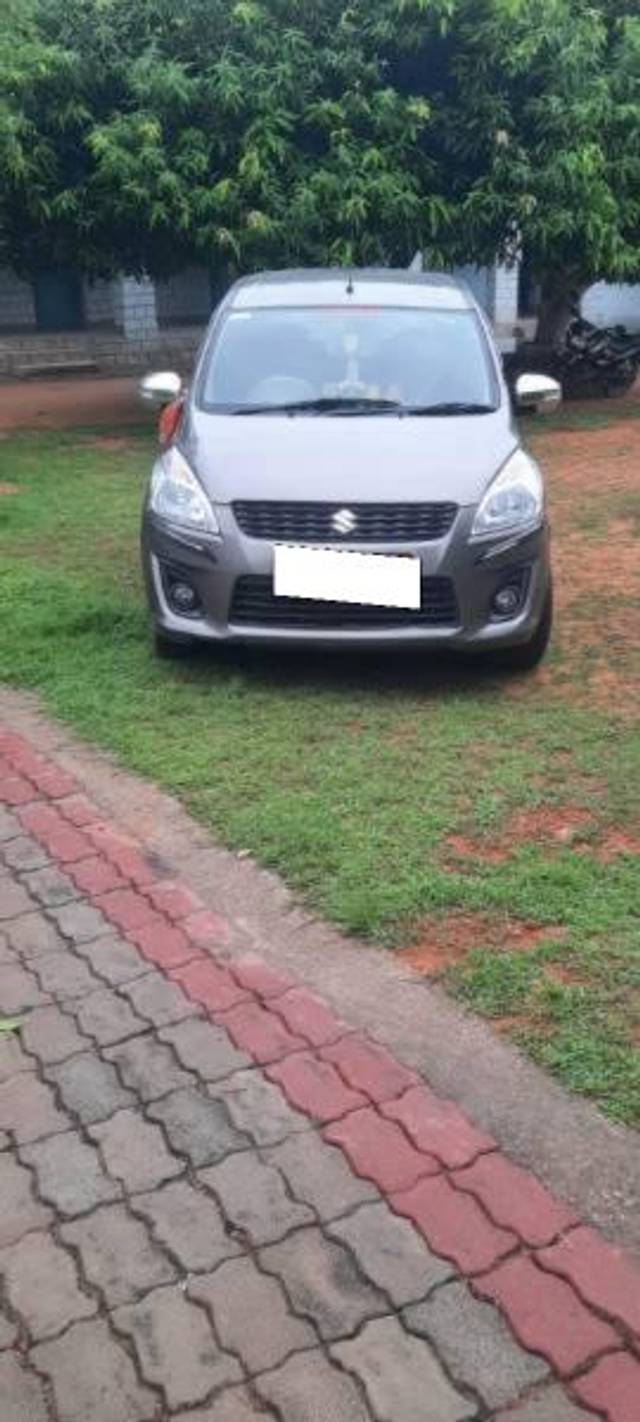 https://images10.gaadi.com/usedcar_image/4237265/original/processed_3901b95e-4359-4387-87a1-0ab498e69330.jpg?imwidth=6402