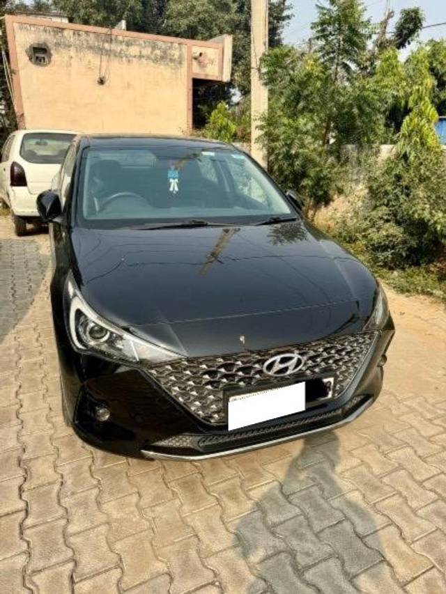 https://images10.gaadi.com/usedcar_image/4237314/original/processed_fb53d8d4-7d0c-43b5-be20-38ce1a9178d3.jpeg?imwidth=6401