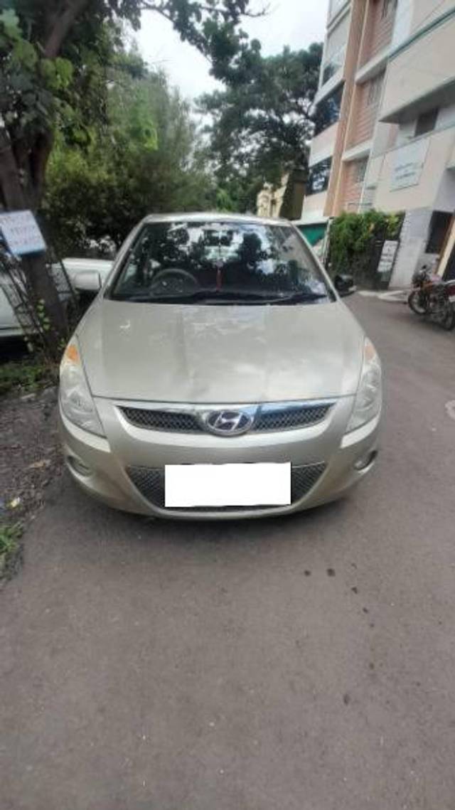 https://images10.gaadi.com/usedcar_image/4237328/original/processed_f7d57df1-e3e1-4d59-bca4-093854c6e70a.jpg?imwidth=6400