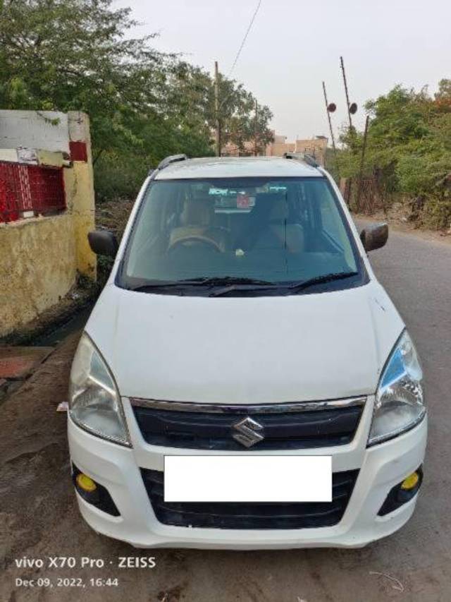 https://images10.gaadi.com/usedcar_image/4237340/original/processed_50c293d8-5030-4b3b-9678-5c409fa7420e.jpg?imwidth=6400