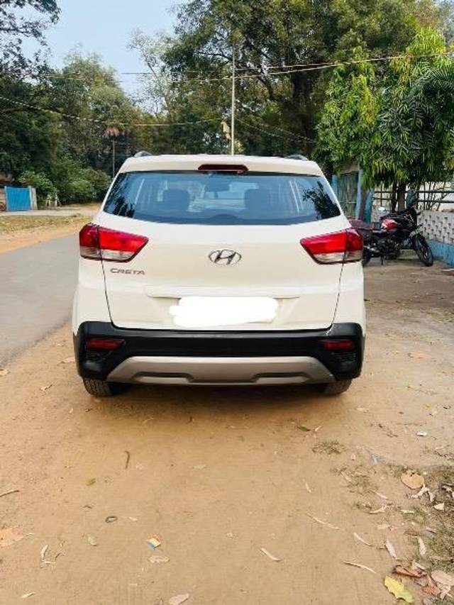 https://images10.gaadi.com/usedcar_image/4237367/original/processed_523f20f9-1735-4fd2-acb8-70260219320e.jpeg?imwidth=6401