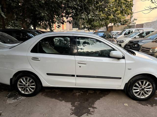 https://images10.gaadi.com/usedcar_image/4237477/original/70cfbf18673b013857881629e7f4027c.jpg?imwidth=6401