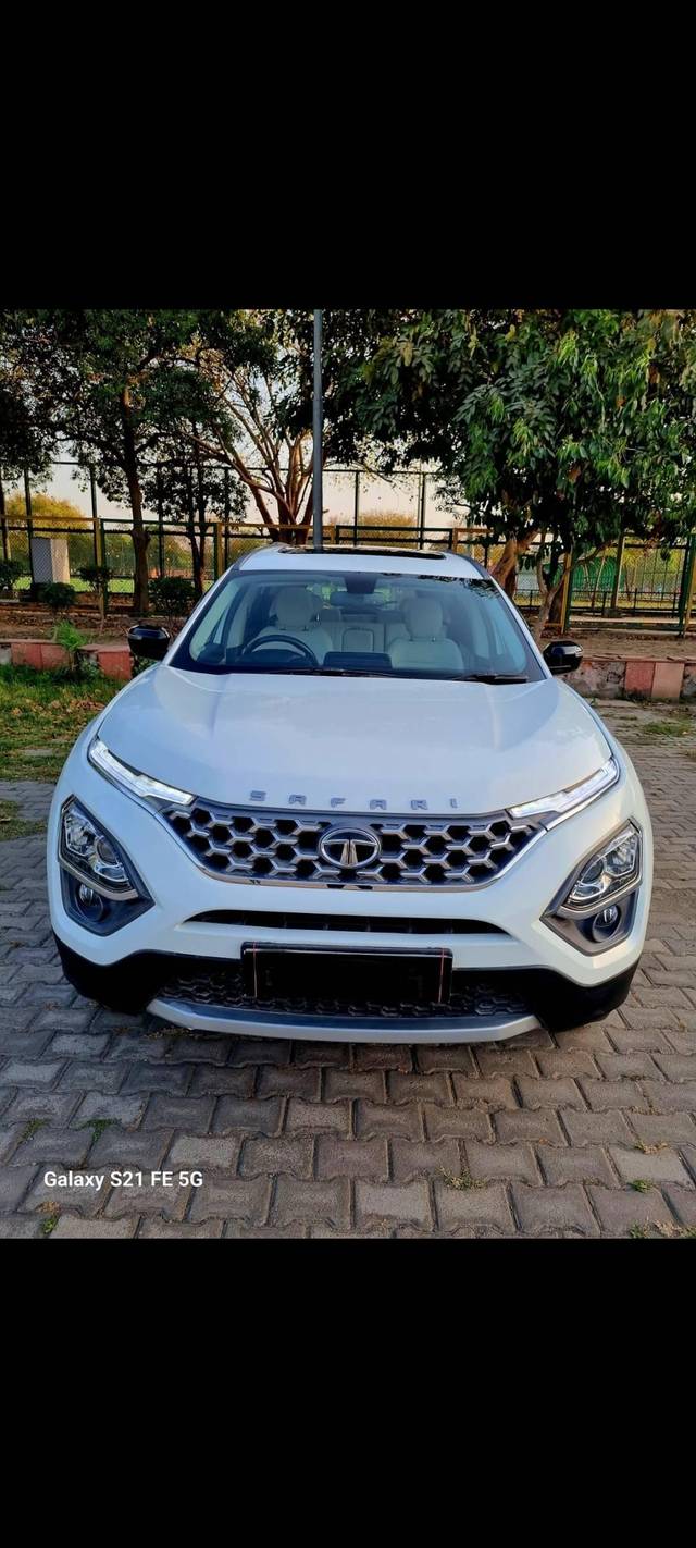 https://images10.gaadi.com/usedcar_image/4237489/original/processed_3cb7c776ed6c51e9a04eb841da45caab.jpg?imwidth=6400