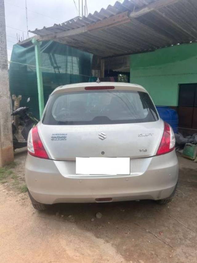 https://images10.gaadi.com/usedcar_image/4237605/original/processed_8712106e-eae4-44f5-ba59-b5682264f75c.jpg?imwidth=6400