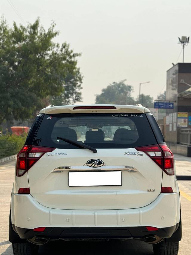 https://images10.gaadi.com/usedcar_image/4237629/original/processed_3abd7440800075768dea21ee65125fd6.jpg?imwidth=6402